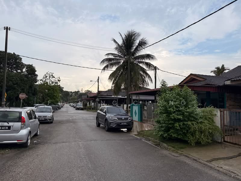 1-storey Terraced House for Sale in Bandar Putra (Kulai) - Fu Heng Chong - Exterior - PropertyGuru.com.my