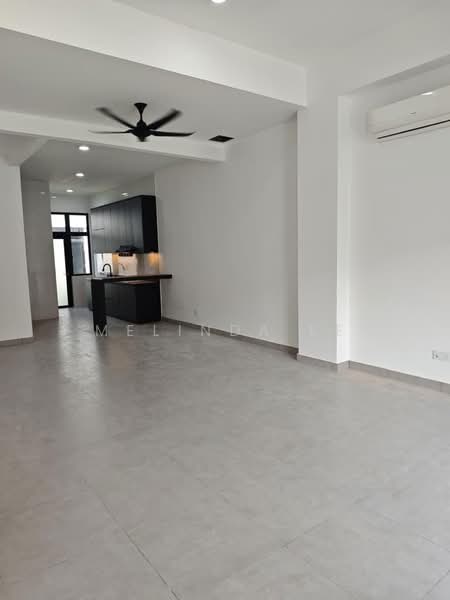 Rumah Teres 2 Tingkat untuk Disewa di Setia Eco Cascadia (Tebrau) - Melinda Ee - Kitchen - PropertyGuru.com.my