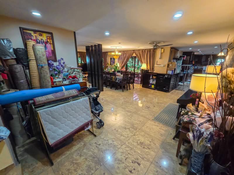 Rumah Teres 2 Tingkat untuk Dijual di Usj 11 (Subang Jaya) - Syed Shah - Living Room - PropertyGuru.com.my