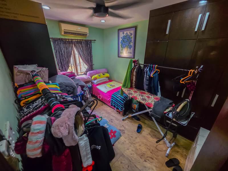 Rumah Teres 2 Tingkat untuk Dijual di Usj 11 (Subang Jaya) - Syed Shah - Bedroom - PropertyGuru.com.my