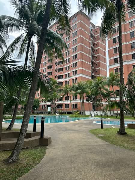 Kondominium untuk Dijual di Putra Indah Condominium - Megan Chong - Exterior - PropertyGuru.com.my