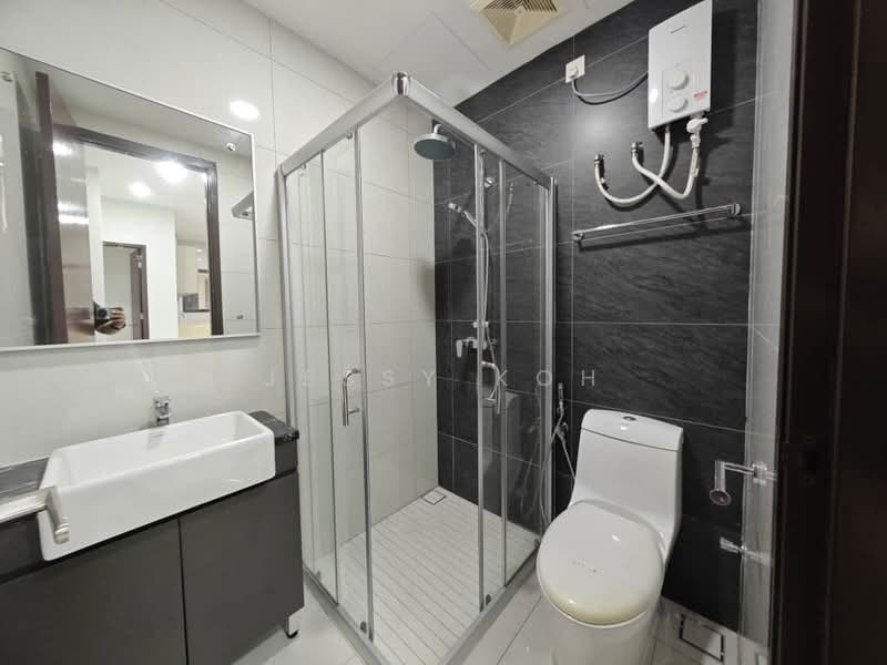 Condominium for Rent at Royal Strand @ Country Garden Danga Bay - Jessy Koh - Bathroom - PropertyGuru.com.my