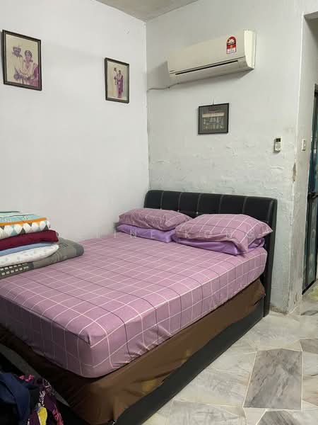 Rumah Bandar untuk Dijual di Taman Bukit Teratai (Ampang) - Celine Kong - Bedroom - PropertyGuru.com.my