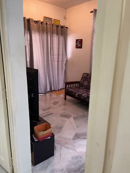 Rumah Bandar untuk Dijual di Taman Bukit Teratai (Ampang) - Celine Kong - Living Room - PropertyGuru.com.my