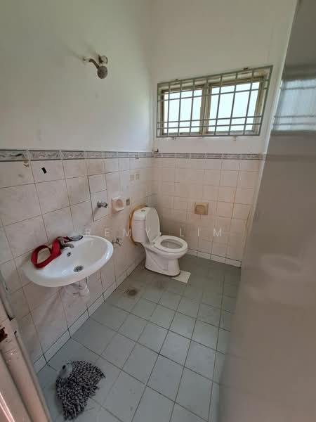 Rumah Berkembar untuk Dijual di Sepang (Selangor) - Remy Lim - Bathroom - PropertyGuru.com.my
