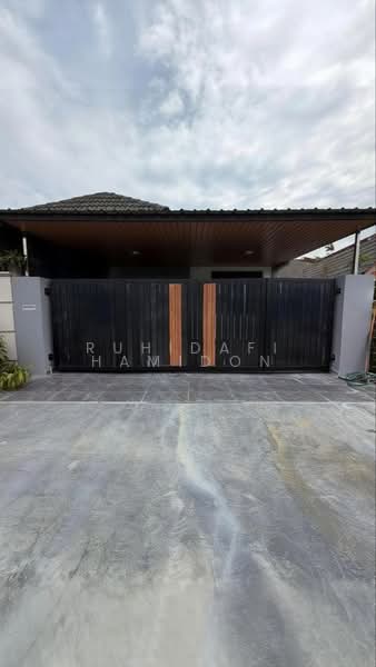 1-storey Terraced House for Sale in Taman Universiti (Skudai) - RUHIDAFI HAMIDON - Exterior - PropertyGuru.com.my
