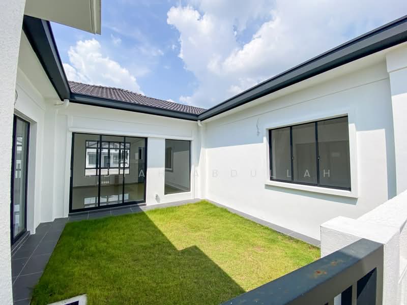 Rumah Teres 1 Tingkat untuk Dijual di Eco Grandeur (Puncak Alam) - Nadiah Abdullah - Exterior - PropertyGuru.com.my