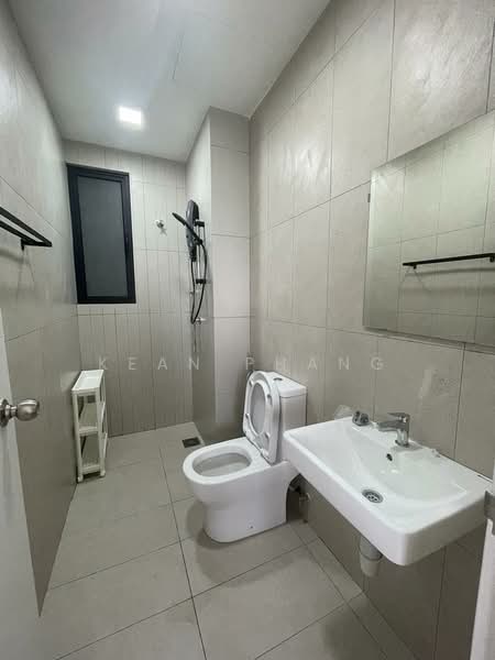 Servis Apartment untuk Disewa di Kenwingston Avenue - Kean Phang - Bathroom - PropertyGuru.com.my