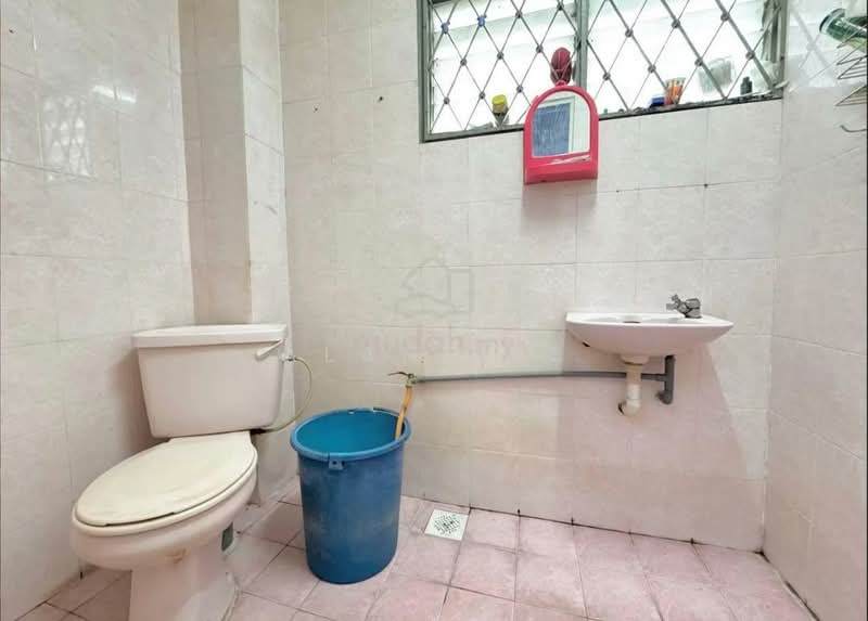 Rumah Teres 2 Tingkat untuk Dijual di Taman Melur (Ampang) - Alan Lee - Bathroom - PropertyGuru.com.my