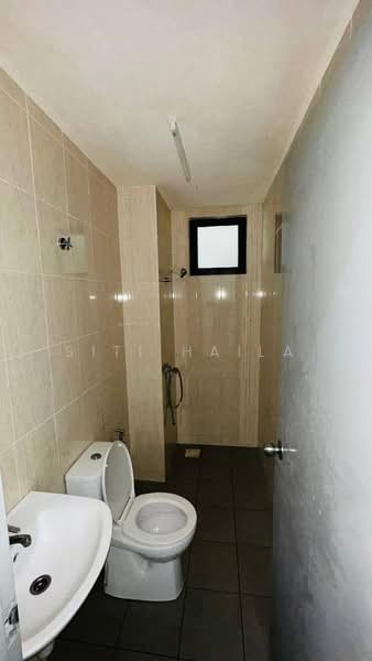 Kondominium untuk Disewa di Vista Bangi - Siti Haila - Bathroom - PropertyGuru.com.my