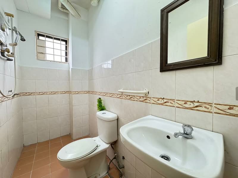 Apartment for Sale at Bougainvilla - Tajvinder . - Bathroom - PropertyGuru.com.my