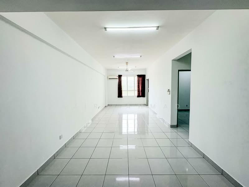 Pangsapuri untuk Dijual di The Residence 1 @ Tiara South - Azira Ahmad - Living Room - PropertyGuru.com.my
