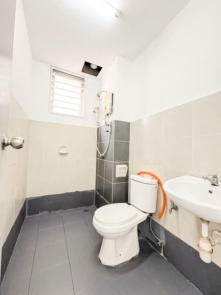 Pangsapuri untuk Dijual di The Residence 1 @ Tiara South - Azira Ahmad - Bathroom - PropertyGuru.com.my