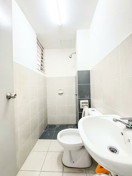 Pangsapuri untuk Dijual di The Residence 1 @ Tiara South - Azira Ahmad - Bathroom - PropertyGuru.com.my