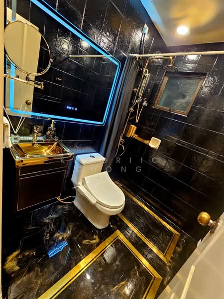 Kondominium untuk Disewa di Pelangi Utama - Kendriic Chong - Bathroom - PropertyGuru.com.my
