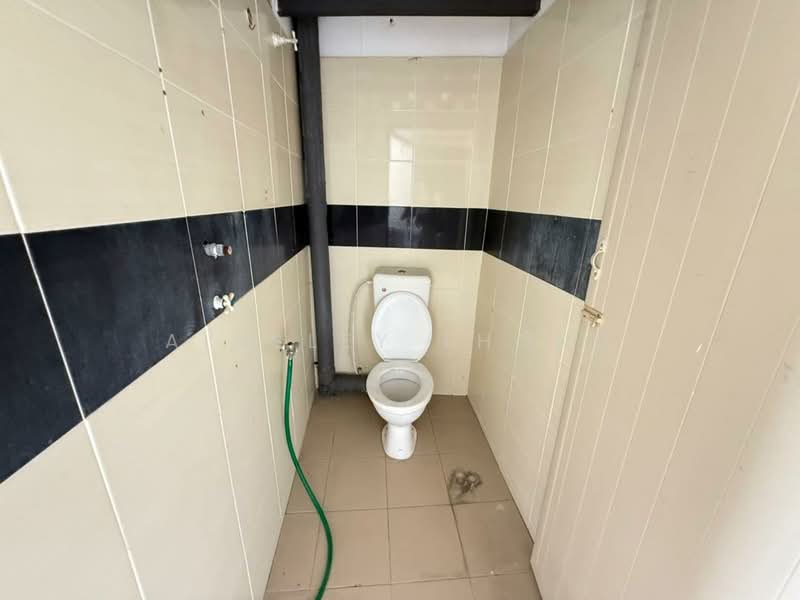 Shop / Office for Sale in Ipoh (Perak) - Ainsley Thong - Bathroom - PropertyGuru.com.my