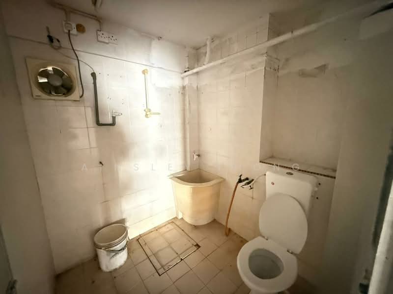 Shop / Office for Sale in Ipoh (Perak) - Ainsley Thong - Bathroom - PropertyGuru.com.my
