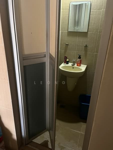 Apartment for Sale at Ferringhi Mutiara Apartment - Leong . - Bathroom - PropertyGuru.com.my