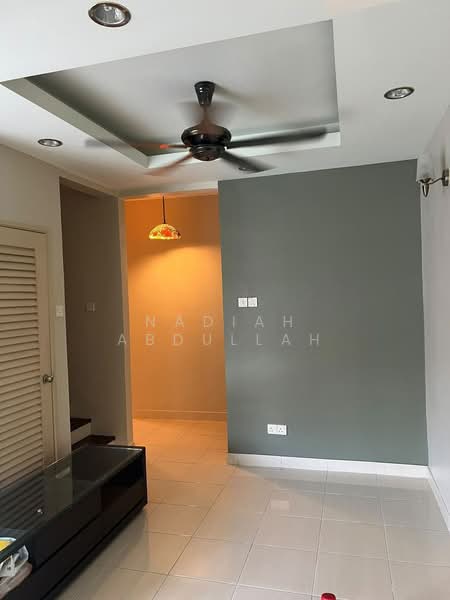Rumah Teres 2 Tingkat untuk Dijual di Uep Industrial Park (Subang Jaya) - Nadiah Abdullah - Living Room - PropertyGuru.com.my