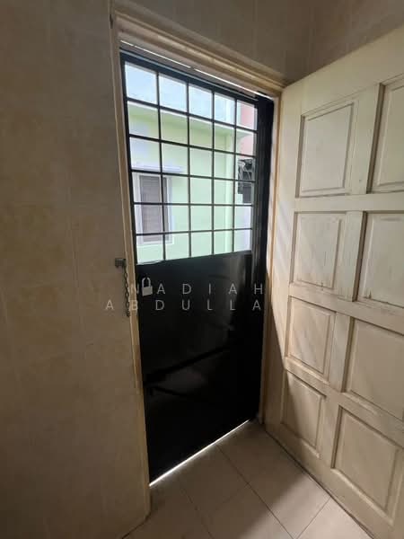 Rumah Teres 2 Tingkat untuk Dijual di Uep Industrial Park (Subang Jaya) - Nadiah Abdullah - Entrance - PropertyGuru.com.my