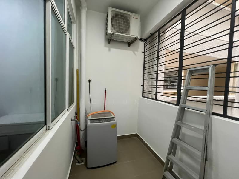 Pangsapuri untuk Disewa di Nusa Heights (Nusa Puncak) - YC Fung - Balcony - PropertyGuru.com.my