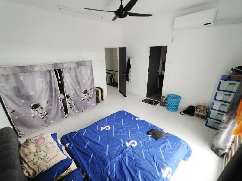 2-storey Terraced House for Sale in Mutiara Rini (Skudai) - Seven Kong - Bedroom - PropertyGuru.com.my