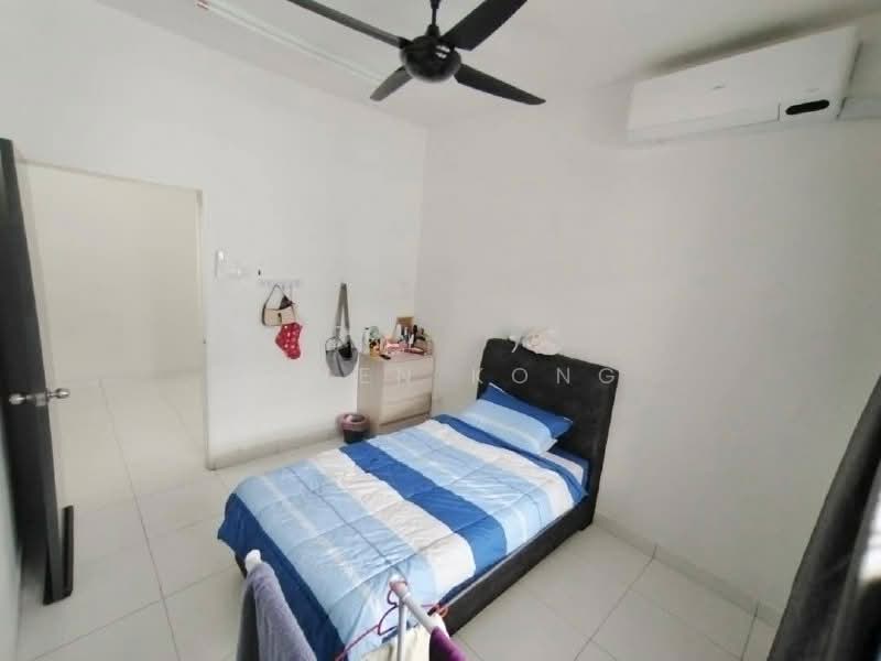 2-storey Terraced House for Sale in Mutiara Rini (Skudai) - Seven Kong - Bedroom - PropertyGuru.com.my