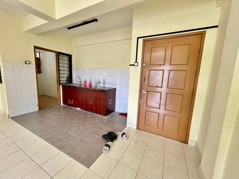 Kondominium untuk Dijual di Pangsapuri Saujana Gombak - M.J Zairin - Kitchen - PropertyGuru.com.my