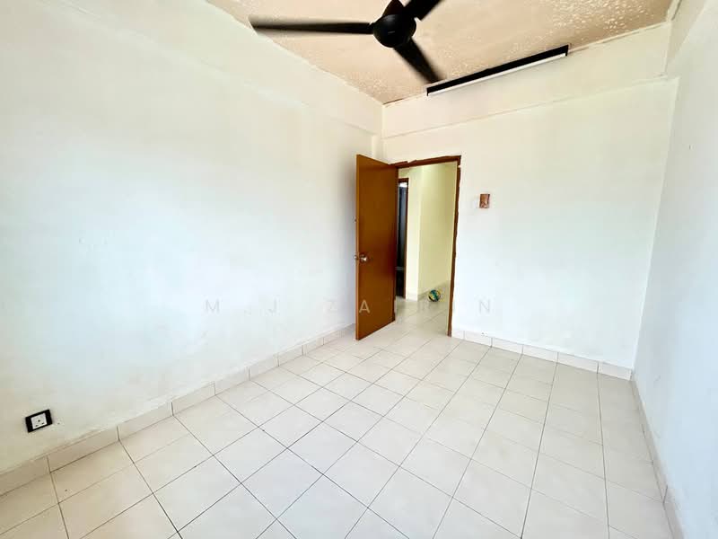 Kondominium untuk Dijual di Pangsapuri Saujana Gombak - M.J Zairin - Interior - PropertyGuru.com.my