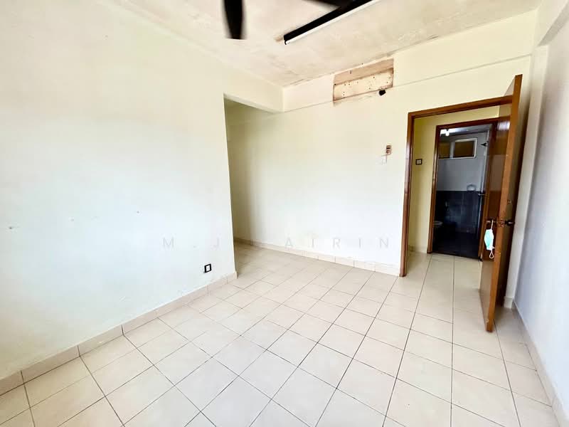 Kondominium untuk Dijual di Pangsapuri Saujana Gombak - M.J Zairin - Interior - PropertyGuru.com.my