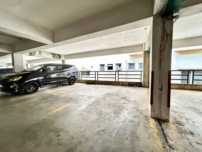 Kondominium untuk Dijual di Pangsapuri Saujana Gombak - M.J Zairin - Car Park - PropertyGuru.com.my