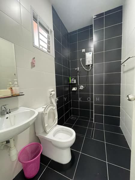 2-storey Terraced House for Rent in Taman Mount Austin (Tebrau) - Jessy Koh - Bathroom - PropertyGuru.com.my