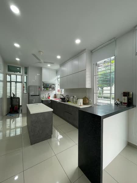 2-storey Terraced House for Rent in Taman Mount Austin (Tebrau) - Jessy Koh - Kitchen - PropertyGuru.com.my