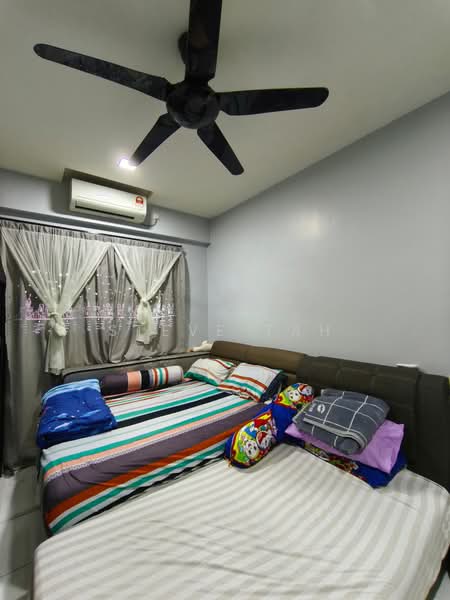 Service Residence for Sale at Sky Oasis Residence (Pangsapuri Oasis 1) - Steve Tah - Bedroom - PropertyGuru.com.my