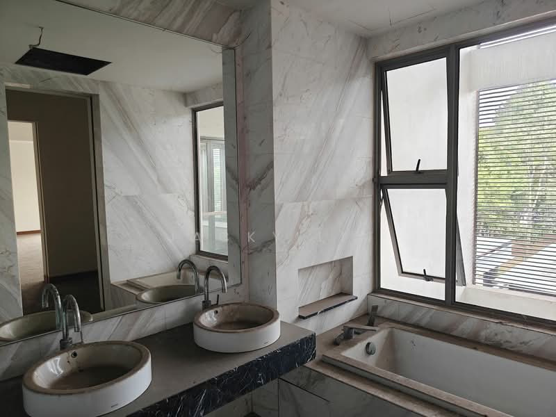 Rumah Berkembar untuk Dijual di Temasya Glenmarie (Glenmarie) - Jacky Lin - Bathroom - PropertyGuru.com.my