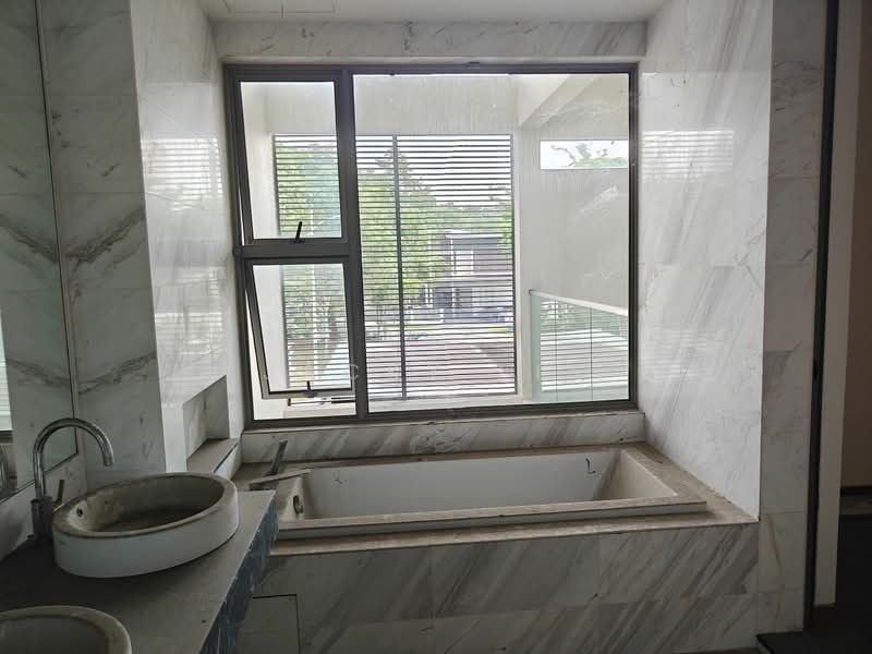 Rumah Berkembar untuk Dijual di Temasya Glenmarie (Glenmarie) - Jacky Lin - Bathroom - PropertyGuru.com.my