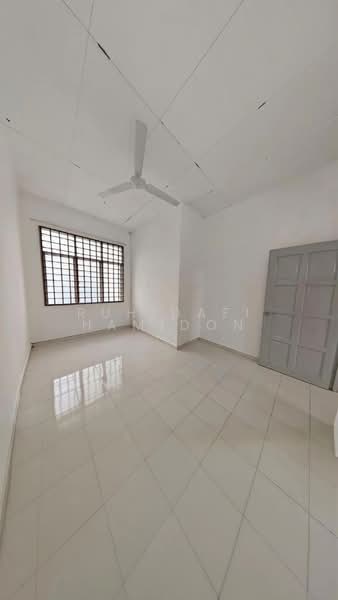 Rumah Teres 2 Tingkat untuk Dijual di Taman Puteri Wangsa (Ulu Tiram) - RUHIDAFI HAMIDON - Interior - PropertyGuru.com.my