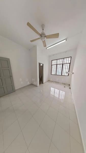 Rumah Teres 2 Tingkat untuk Dijual di Taman Puteri Wangsa (Ulu Tiram) - RUHIDAFI HAMIDON - Interior - PropertyGuru.com.my