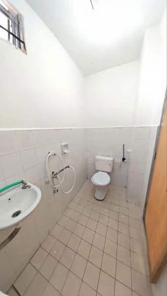 Rumah Teres 2 Tingkat untuk Dijual di Taman Puteri Wangsa (Ulu Tiram) - RUHIDAFI HAMIDON - Bathroom - PropertyGuru.com.my