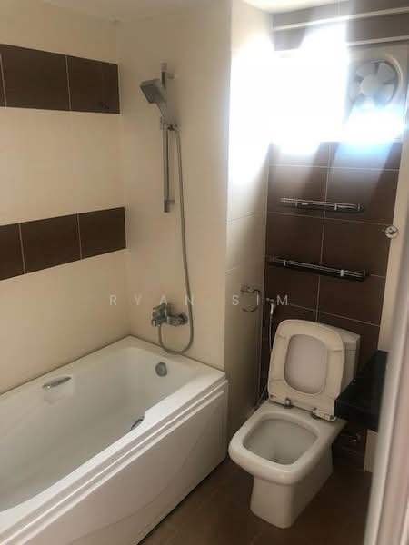 Kondominium untuk Disewa di Sunny Ville Condominium - Ryan Sim - Bathroom - PropertyGuru.com.my