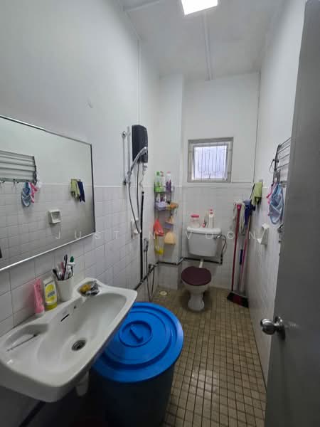 2-storey Terraced House for Sale in SS2 (Petaling Jaya) - Justin Voon - Bathroom - PropertyGuru.com.my