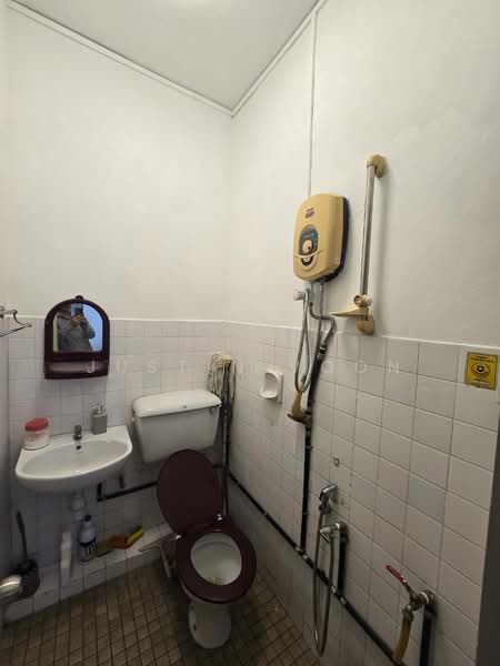 2-storey Terraced House for Sale in SS2 (Petaling Jaya) - Justin Voon - Bathroom - PropertyGuru.com.my
