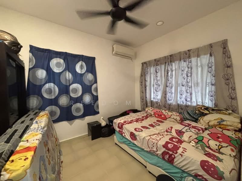 Rumah Teres 1 Tingkat untuk Dijual di Taman Ungku Tun Aminah (Skudai) - Freedom Lam - Bedroom - PropertyGuru.com.my
