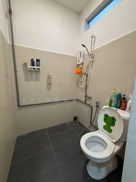 Rumah Teres 1 Tingkat untuk Dijual di Taman Ungku Tun Aminah (Skudai) - Freedom Lam - Bathroom - PropertyGuru.com.my