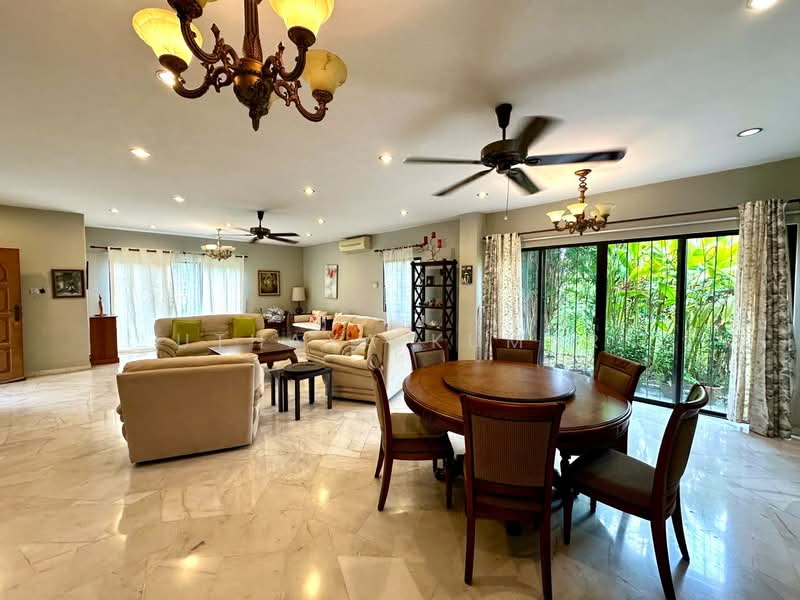 Rumah Banglo untuk Dijual di Bandar Country Homes (Rawang) - Uthaya Kumar - Living Room - PropertyGuru.com.my