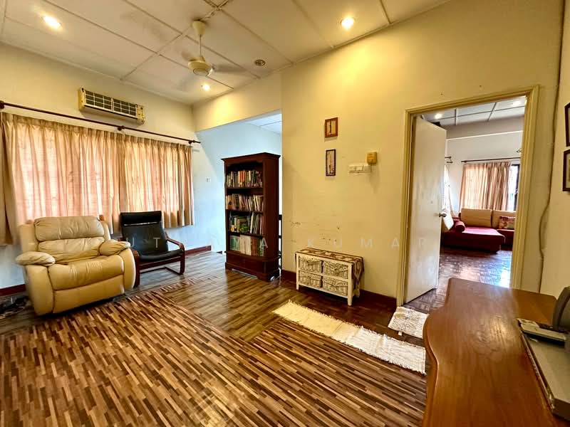 Rumah Banglo untuk Dijual di Bandar Country Homes (Rawang) - Uthaya Kumar - Living Room - PropertyGuru.com.my