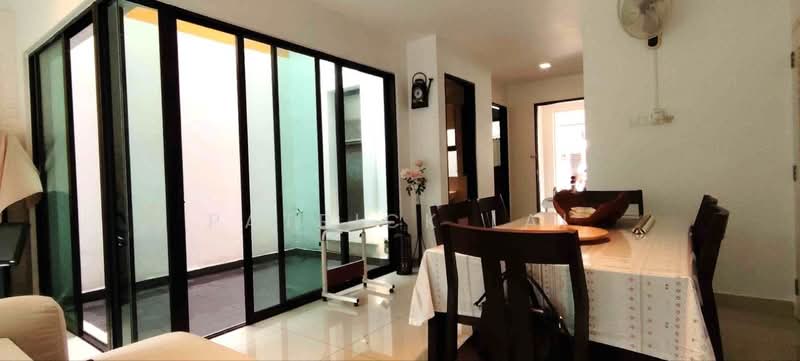 2-storey Terraced House for Rent in Leisure Farm (Gelang Patah) - Patrick Lai - Dining Room - PropertyGuru.com.my