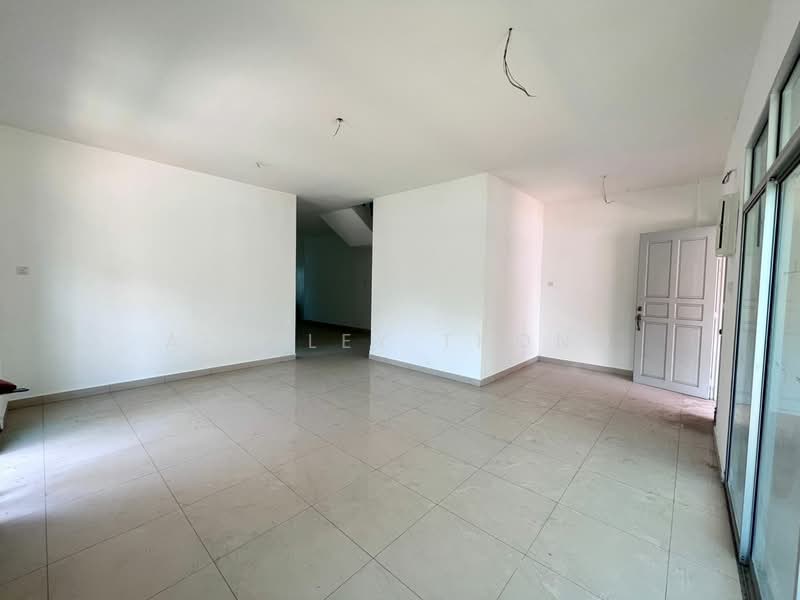 Rumah Berkembar untuk Dijual di Ipoh (Perak) - Ainsley Thong - Living Room - PropertyGuru.com.my