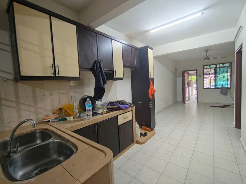 2-storey Terraced House for Rent in Taman Gunung Pulai (Kulai) - Robin Teo - Kitchen - PropertyGuru.com.my