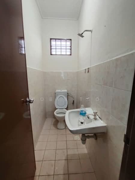 2-storey Terraced House for Rent in Taman Gunung Pulai (Kulai) - Robin Teo - Bathroom - PropertyGuru.com.my